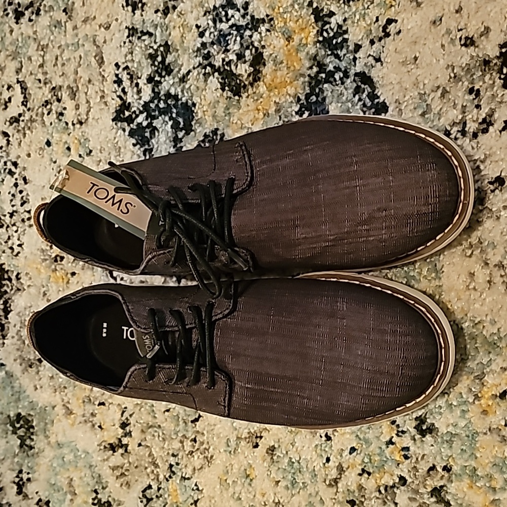 New Toms 9.5